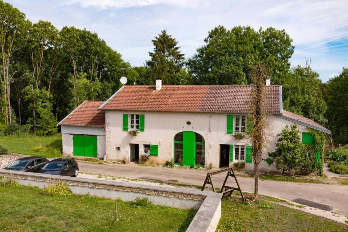 Une Poule Sur Un Mur, Chambre D'Hote A Soulosse Bilik gambar